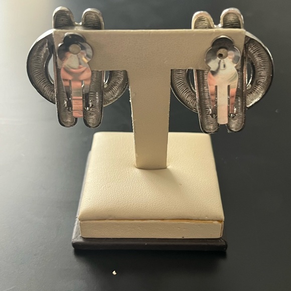 Silver clip on earrings - Picture 2 of 4